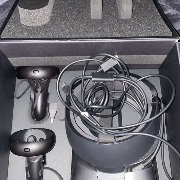 Oculus Rift S - Picture 2 of 10